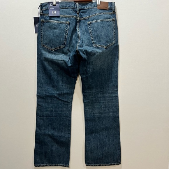 *NWT* Gap Bootcut Jeans - Picture 2 of 9